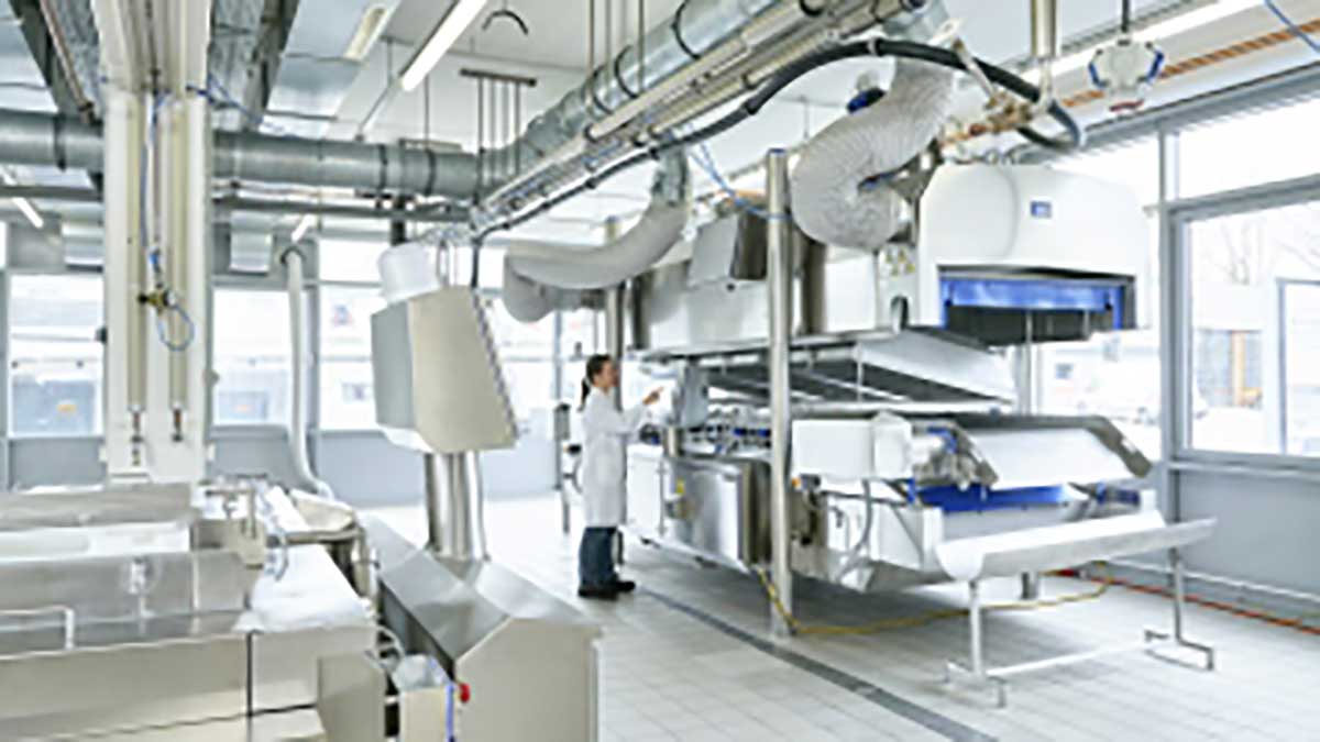 Zwei Verfahren – ein Froster Zwei Verfahren – ein Froster - Anuga FoodTec Quarterly News September 2019