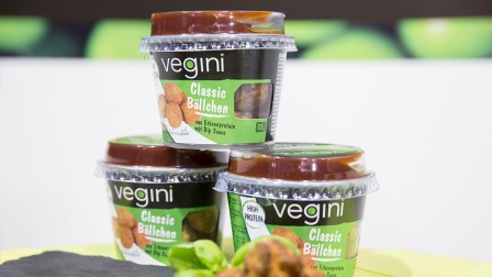 Vegetarianism and veganism: tracking down the trend Meat-free diet: Vegini to go