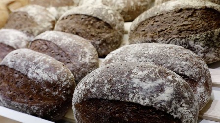 Sustainable nutrition Organic bread and other organic products are indications of a more conscious diet