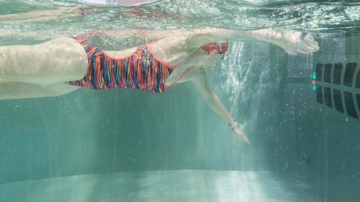 Schwimmen macht und hält gesund, Schwimmen lernen rettet Leben. Schwimmen macht und hält gesund, Schwimmen lernen rettet Leben.