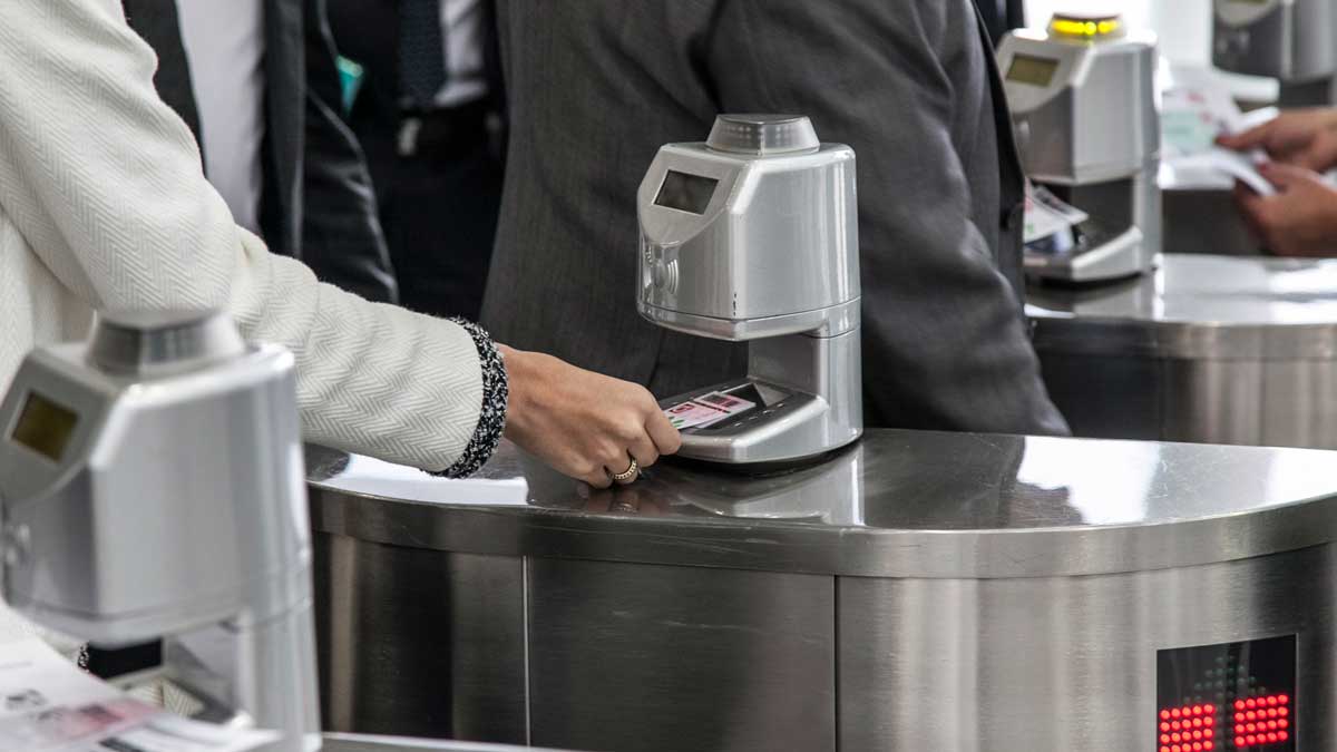 Online ticket - No waiting time at the cash register Online ticket - No waiting time at the cash register