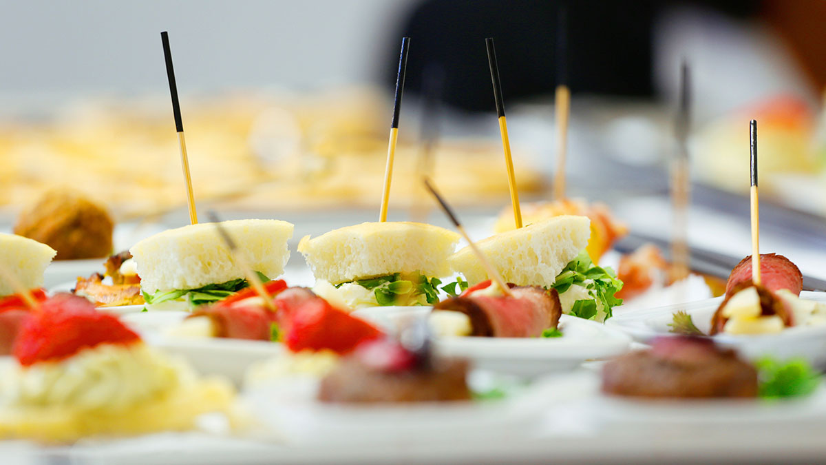 Stand food service and delivery service Stand food service and delivery service