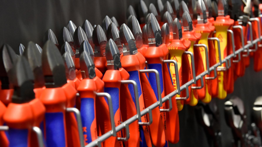 Wir präsentieren aktuelle Innovationen aus der Hartwarenbranche. - © Koelnmesse KNIPEX Schraubenzieher