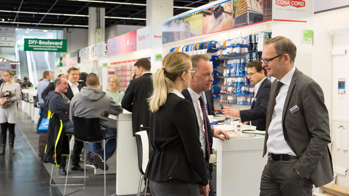 Bei der EISENWARENMESSE trifft sich die Branche. Bei der EISENWARENMESSE trifft sich die Branche.