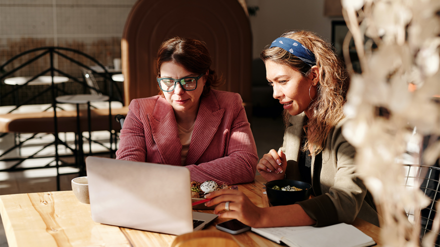 Augmented-reality-customer-consultation Augmented reality is blazing new trails in customer consultation for furniture dealers