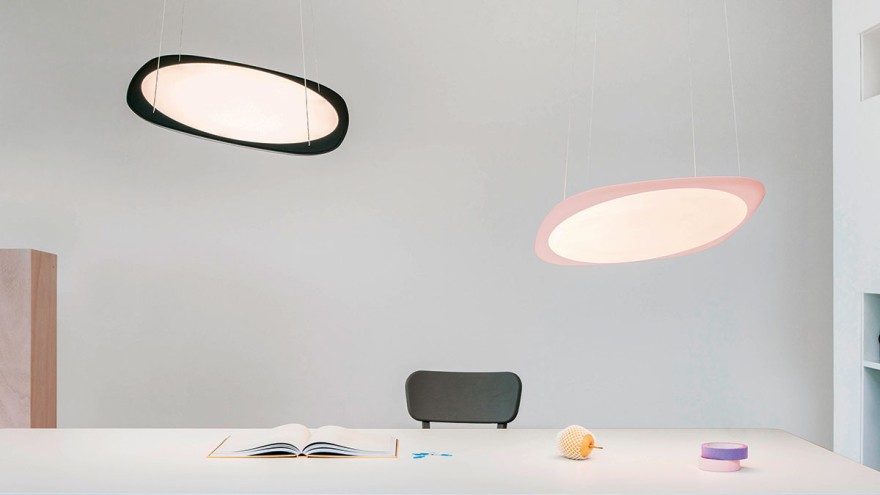 Pendant-lamp-Flying Pendant lamp Flying from Tobias Grau. Photo: Tobias Grau