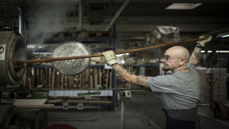 bending-wood-Thonet-coffee-house-chair Wood being bent for Thonet coffee house chair