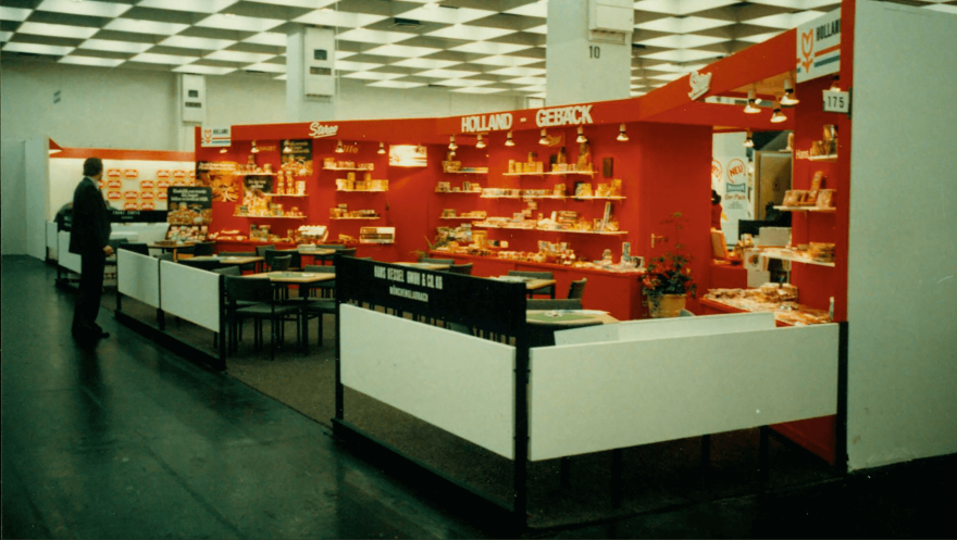 Stereo Holland Gebaeck with generous stand in the 70s at ISM Stereo Holland Gebaeck with generous stand in the 70s at ISM