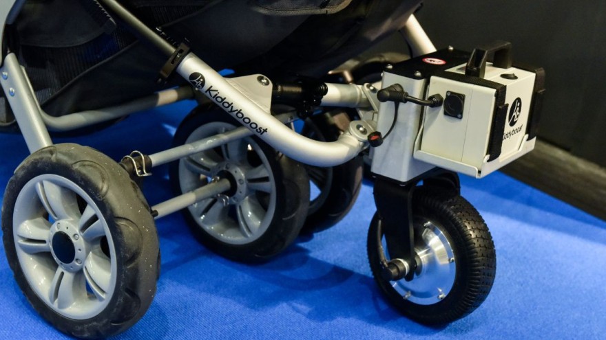 Mobinovs Nachrüstset „Kiddyboost“ ein Nachrüstset verwandelt „muskelbetriebene“ Kinderwagen in E-Mobile. - © Koelnmesse Mobinov Nachrüstset „Kiddyboost“