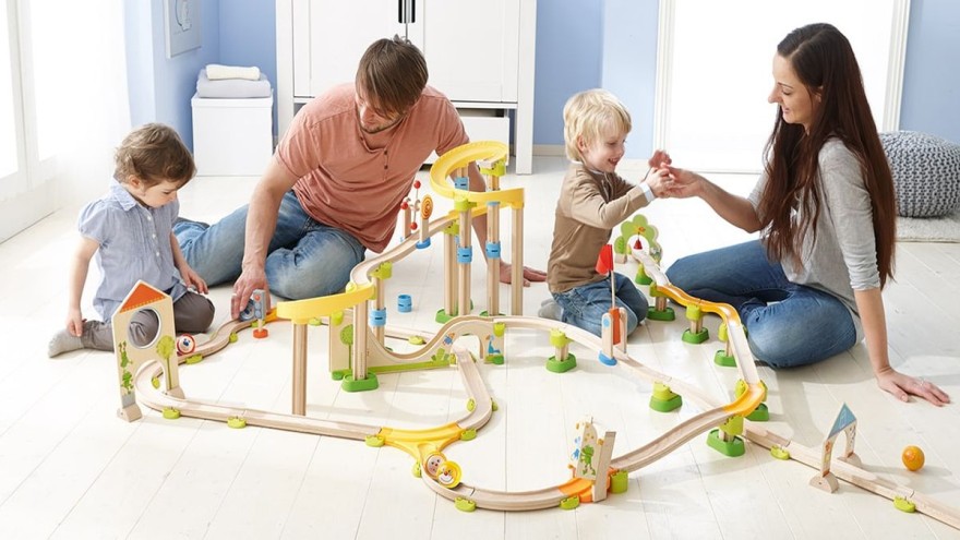 With HABA Kullerbü, kids can try out endless possibilities - © HABA HABA KUllerbü ball track