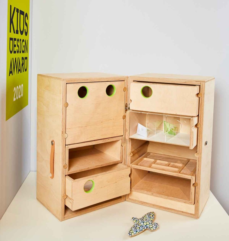 A versatile, hinged adventure cabinet with many drawers and a secret compartment that invites children to collect, organise and sort. @Koelnmesse children's furniture, Kids Design Award, young designers, RumpelKumpel