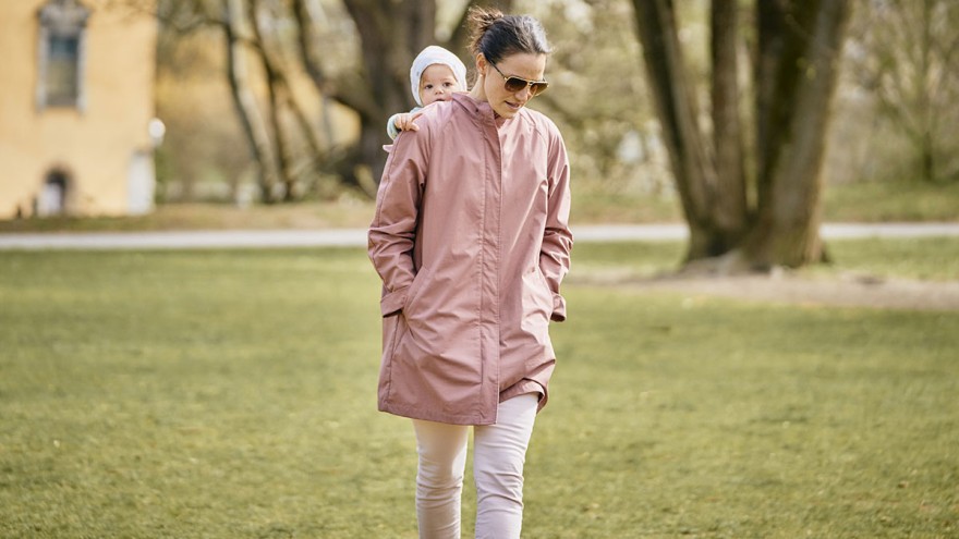 mamalila's jackets and coats score with an integrated insert for baby carriers - © mamalila Eco year-round jacket "Mein Tragling" by mamalila