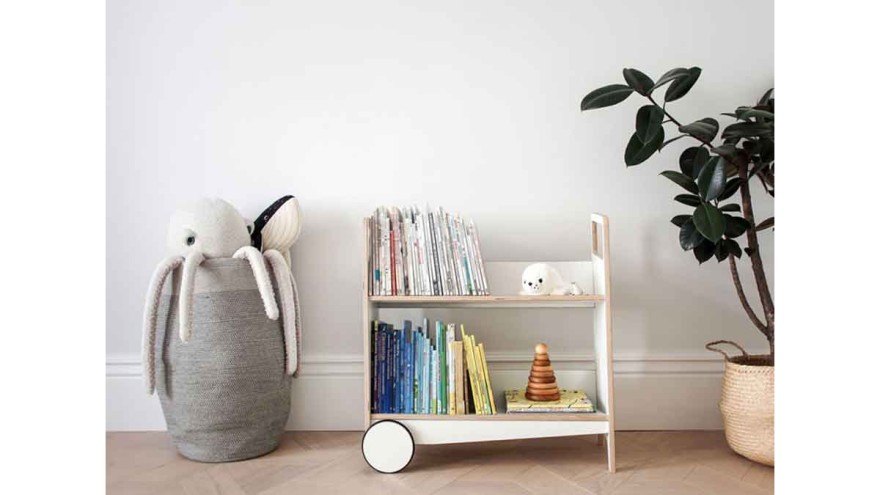 Bücherwagen von LUMOKIDS - © Lumokids Bücherwagen von LUMOKIDS - © Lumokids