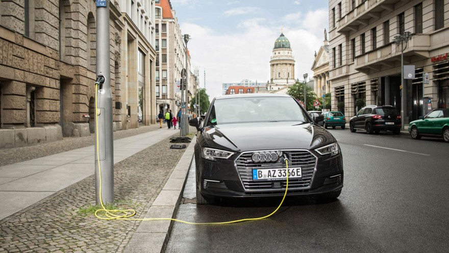 Strom-aus-der-Laterne Strom aus der Latern für ein Auto