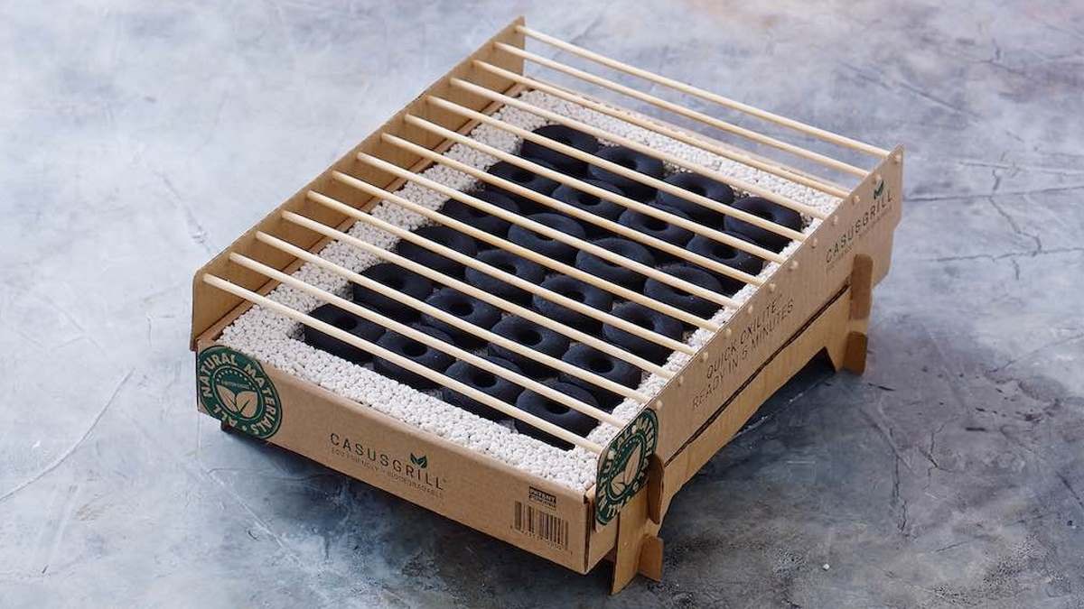 Disposable grill made from natural and biodegradable materials from CasusGrill © CasusGrill Disposable grill made from natural and biodegradable materials from CasusGrill © CasusGrill