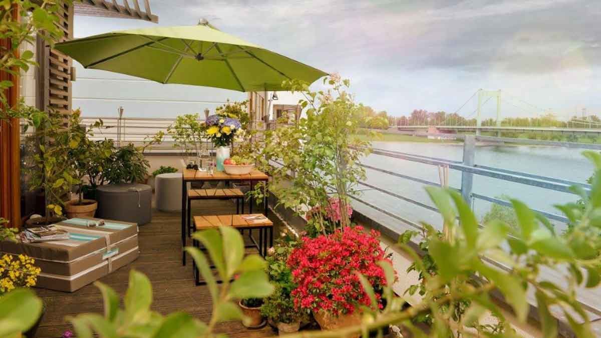Bunte Balkon- und Terrassenwelten gehören zum Thema „City Gardening“ dazu. – Foto: Koelnmesse Bunte Balkon- und Terrassenwelten gehören zum Thema „City Gardening“ dazu. – Foto: Koelnmesse