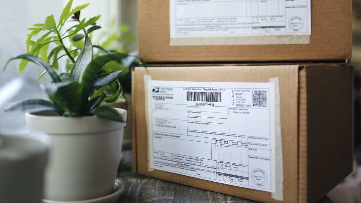 Finding the optimal logistic partner is essential. © Polina Tankilevitch Finding the optimal logistic partner is essential. © Polina Tankilevitch